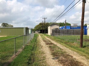 1113 Lawrence St in Rosenberg, TX - Building Photo - Building Photo