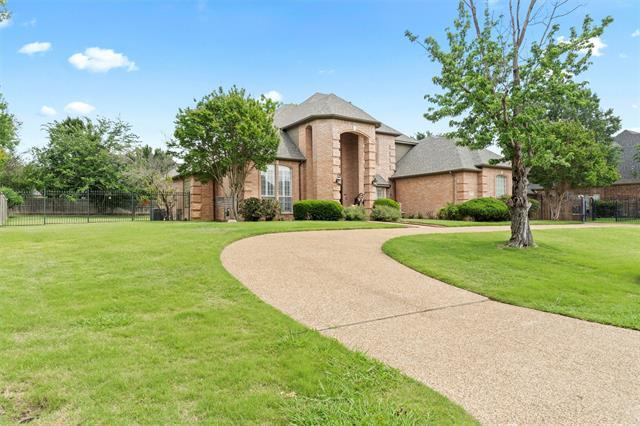 715 Manchester Ct in Southlake, TX - Foto de edificio - Building Photo