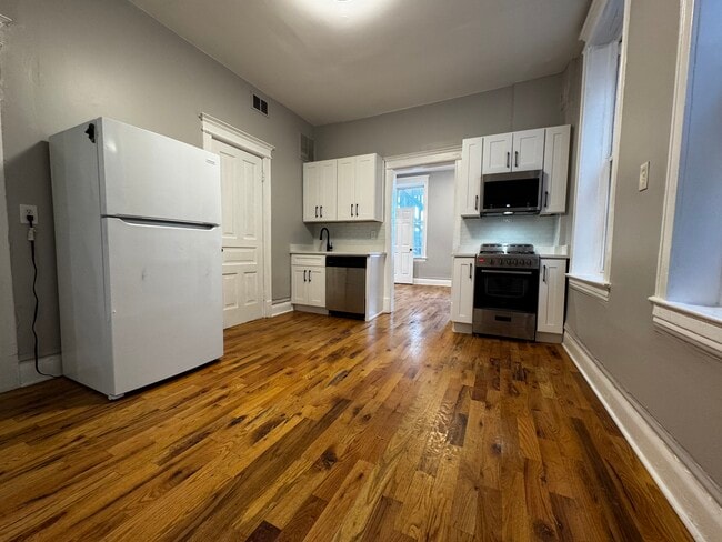 2228 W 18th Pl, Unit 2R in Chicago, IL - Foto de edificio - Building Photo