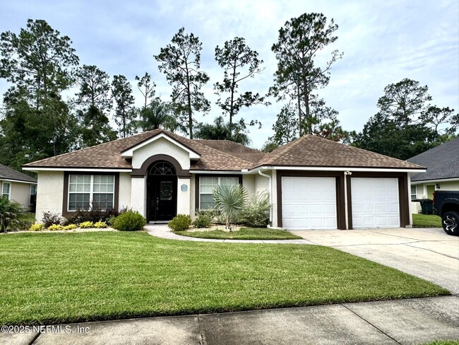 property at 1672 Pinecrest Dr