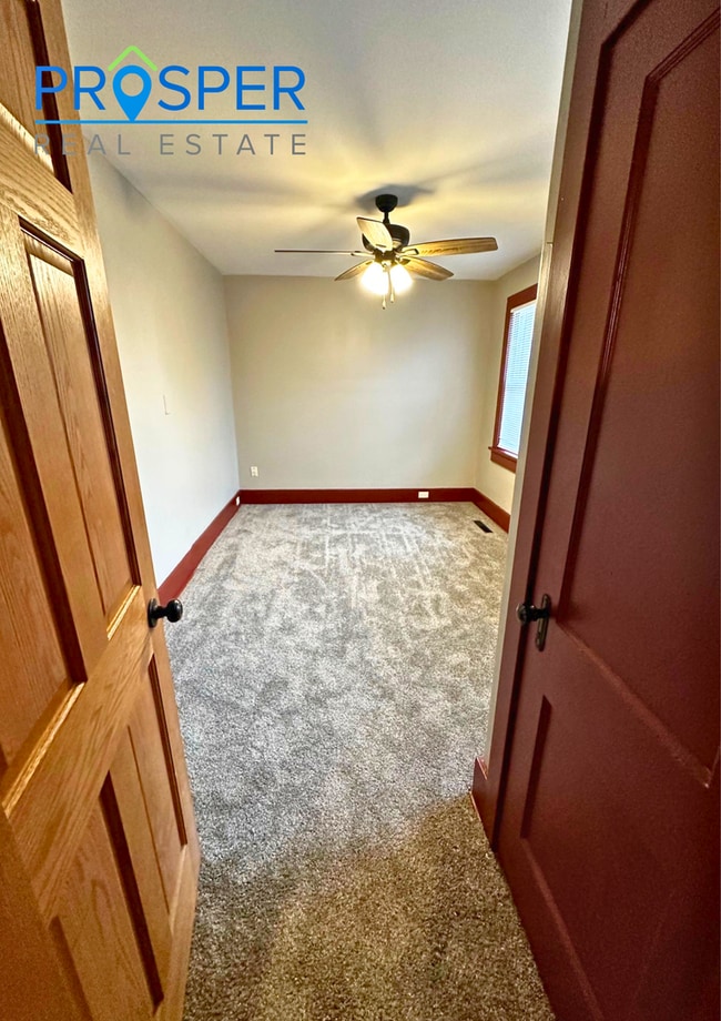 1104 Omaha St in Eau Claire, WI - Building Photo - Building Photo