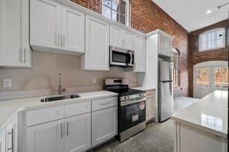 34 Tremaine St in Leominster, MA - Building Photo - Building Photo