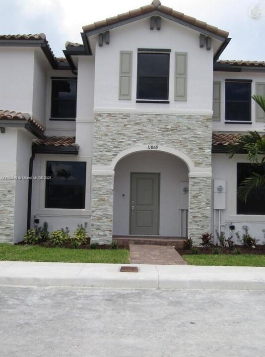 11869 SW 246 Terrace in Homestead, FL - Foto de edificio