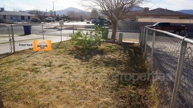 6069 Bridalveil Dr in El Paso, TX - Foto de edificio - Building Photo