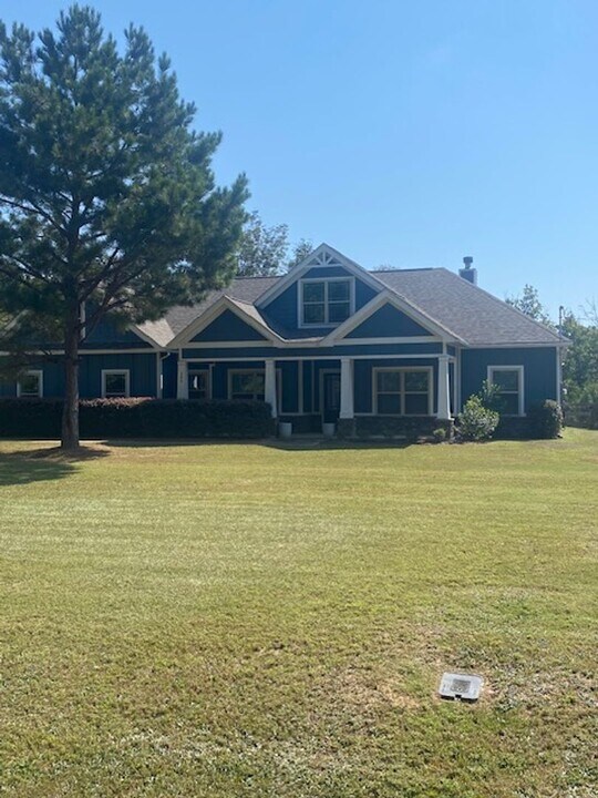 105 Lee Rd 466 in Phenix City, AL - Building Photo