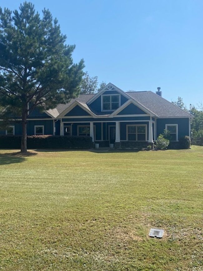 property at 105 Lee Rd 466
