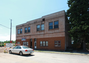 519 1st Ave NW in Chisholm, MN - Foto de edificio - Building Photo