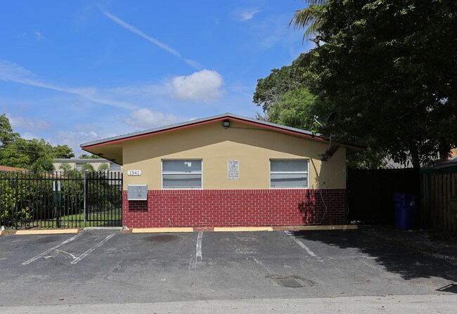 1341 NE 5th Ter in Fort Lauderdale, FL - Building Photo - Building Photo