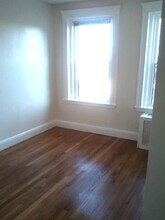 1999 Commonwealth Ave, Unit 4 in Boston, MA - Foto de edificio - Building Photo