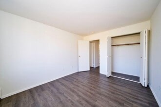 Solitaire 7 in White Plains, NY - Building Photo - Building Photo