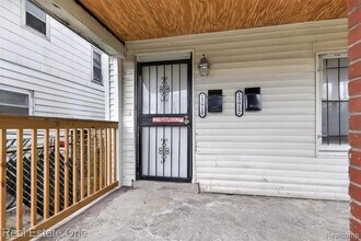 13910 Kentucky St in Detroit, MI - Building Photo - Building Photo