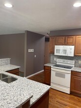 10011 S 100th Cir in La Vista, NE - Building Photo - Building Photo