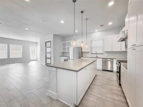 1602 Westside Gardens Ln in Houston, TX - Building Photo - Building Photo