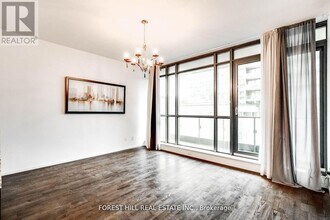 8 Charlotte St in Toronto, ON - Building Photo - Building Photo