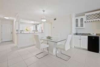 1051 Hillsboro Mile in Hillsboro Beach, FL - Building Photo - Building Photo