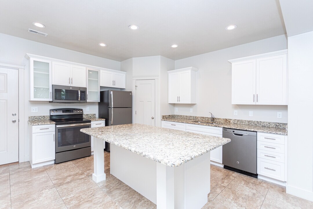 The Cove at Pleasant View in Pleasant View, UT - Foto de edificio