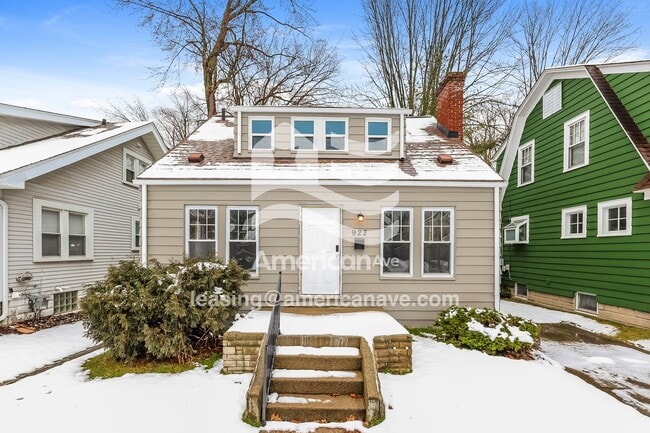 property at 922 Edgewood Dr