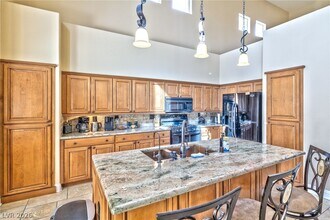 8971 Rolling Rock Dr in Las Vegas, NV - Building Photo - Building Photo