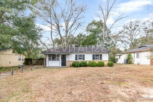 1165 Barker Dr W in Mobile, AL - Building Photo