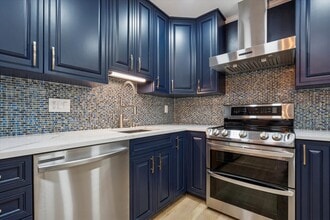 42 Golf Club Dr in Langhorne, PA - Foto de edificio - Building Photo