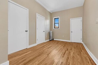 8 Cook St in Brooklyn, NY - Building Photo - Building Photo