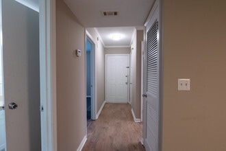 Tanager Apartments in Tallahassee, FL - Building Photo - Building Photo