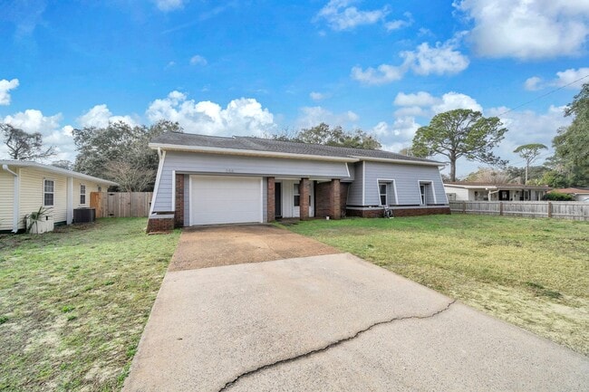 358 Kepner Dr NE in Fort Walton Beach, FL - Building Photo - Building Photo