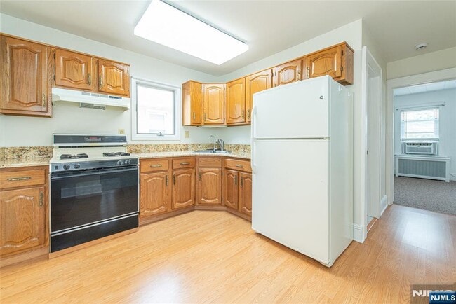 807 Fern St in Fair Lawn, NJ - Building Photo - Building Photo