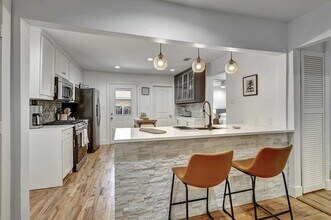 6906 Webster St in Dallas, TX - Building Photo - Building Photo