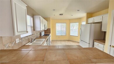 2535 New Salem Ave in Henderson, NV - Building Photo - Building Photo