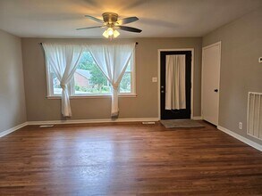 146 Cranwill Dr in Hendersonville, TN - Foto de edificio - Building Photo