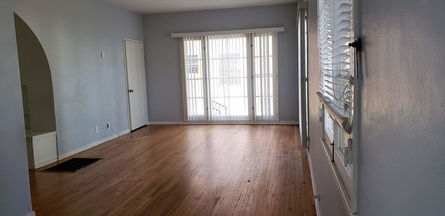 4212 Degnan Blvd, Unit 4212 in Los Angeles, CA - Building Photo - Building Photo