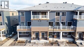 712 Parnian Private in Ottawa, ON - Building Photo