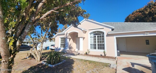 1807 Edith St NE in Palm Bay, FL - Building Photo - Building Photo