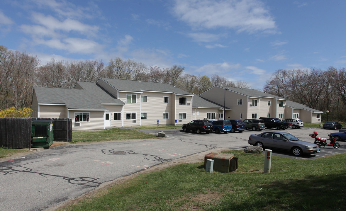 Brookside Village Apartments in Pawcatuck, CT - Building Photo