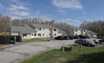 Brookside Village Apartments in Pawcatuck, CT - Building Photo - Building Photo