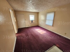 817 N Poplar St in Wichita, KS - Building Photo - Building Photo