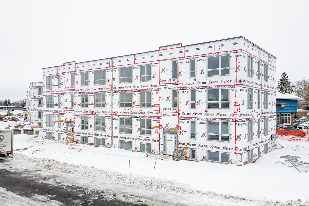 Vallea in Salaberry-de-valleyfield, QC - Building Photo