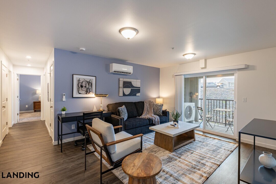 355 Bradley Blvd, Unit B224 in Richland, WA - Building Photo