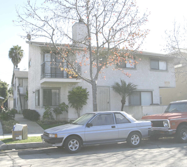 522 Obispo Ave in Long Beach, CA - Foto de edificio - Building Photo