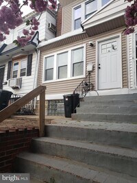 4131 Gilham St photo'