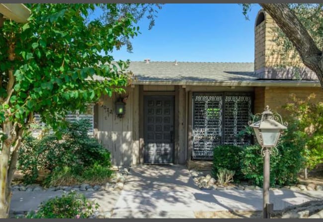 property at 5072 N Wishon Ave