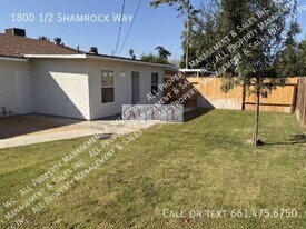 1800 Shamrock Wy in Bakersfield, CA - Building Photo