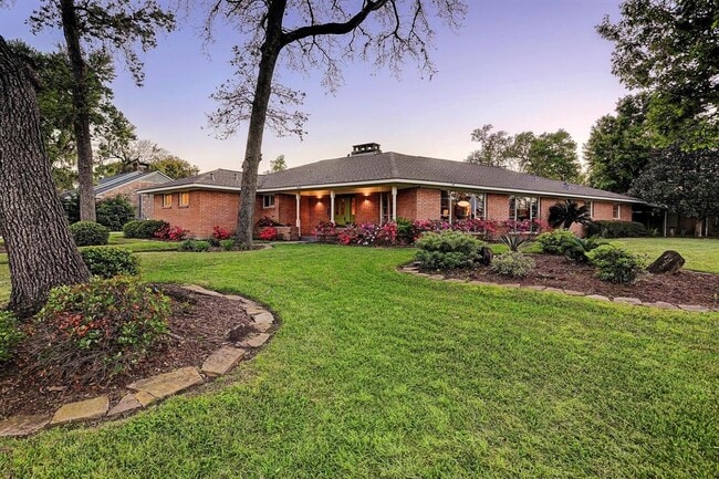 8002 Glen Valley Dr in Houston, TX - Building Photo - Building Photo