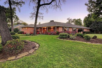 8002 Glen Valley Dr in Houston, TX - Building Photo - Building Photo
