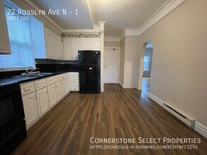 22 Rosslyn Ave N in Hamilton, ON - Building Photo - Building Photo