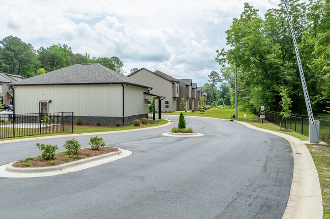 Parkwood West Townhomes in Fayetteville, NC - Foto de edificio - Building Photo