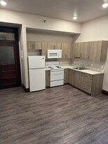 223 N Main St in Mitchell, SD - Building Photo