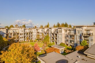 Charleton Park in Surrey, BC - Building Photo - Building Photo