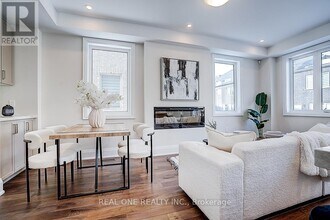 18 Mace Ave in Richmond Hill, ON - Building Photo - Building Photo